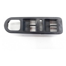 Moldura Botão Vidro Porta Diant. Esq. Volkswagen Amarok 2015