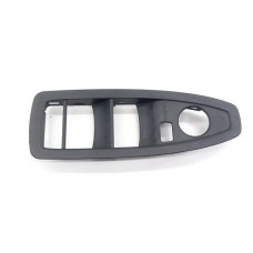 Moldura Botão Porta Diant. Esquerda Bmw 118 2013 728383206