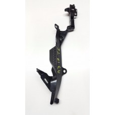 Guia Suporte Para-choque Traseiro Esquerdo Audi A3 Sedan 