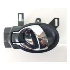 Maçaneta Interna Porta Dianteira Direita Nissan March 2017 