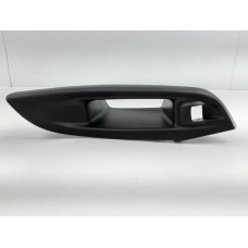 Moldura Botão Vidro Porta Traseira Direita Ford Focus 2019 