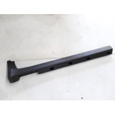 Acabamento Spoiler Esquerdo Chevrolet Tracker 2018 H5h