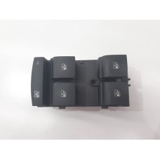 Botão Vidro Porta Dianteira Esquerda  Chevrolet Tracker 2018