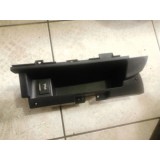 Acabamento Com Entrada iPod Nissan March