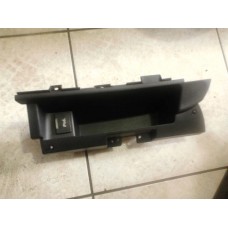 Acabamento Com Entrada iPod Nissan March