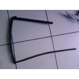 Borracha Da Calha Do Vidro Traseira Esquerda Nissan March