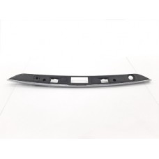 Moldura Fechadura Tampa Traseira C200 Kompressor 