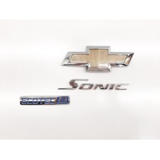 Emblema Tampa Traseira Chevrolet Sonic 