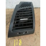 Difusor Ar Esquerdo Painel Bmw 118      Arranhado