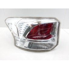 Lanterna Esquerda Mitsubishi Outlander 2015