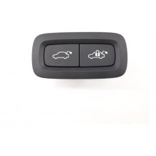 Botão Fechamento Porta Malas Volvo Xc60 T8 Híbrido 31674801