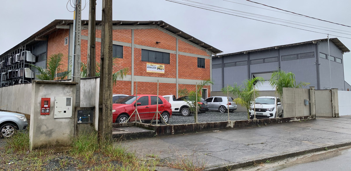 Fachada AUTO PEÇAS ARMAZÉM em Araquari / SC